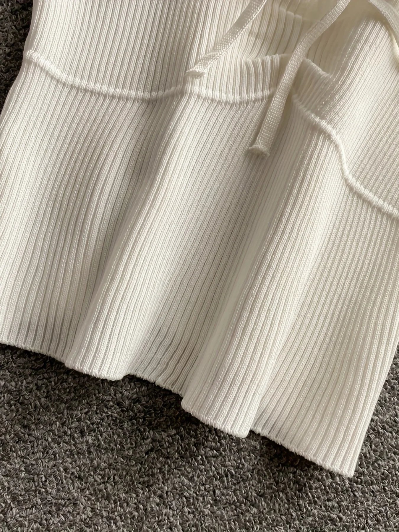 Débardeur côtelé noué de couleur unie, débardeur décontracté à col rond pour printemps et été, vêtements pour femmes, haut court en tricot, 2024