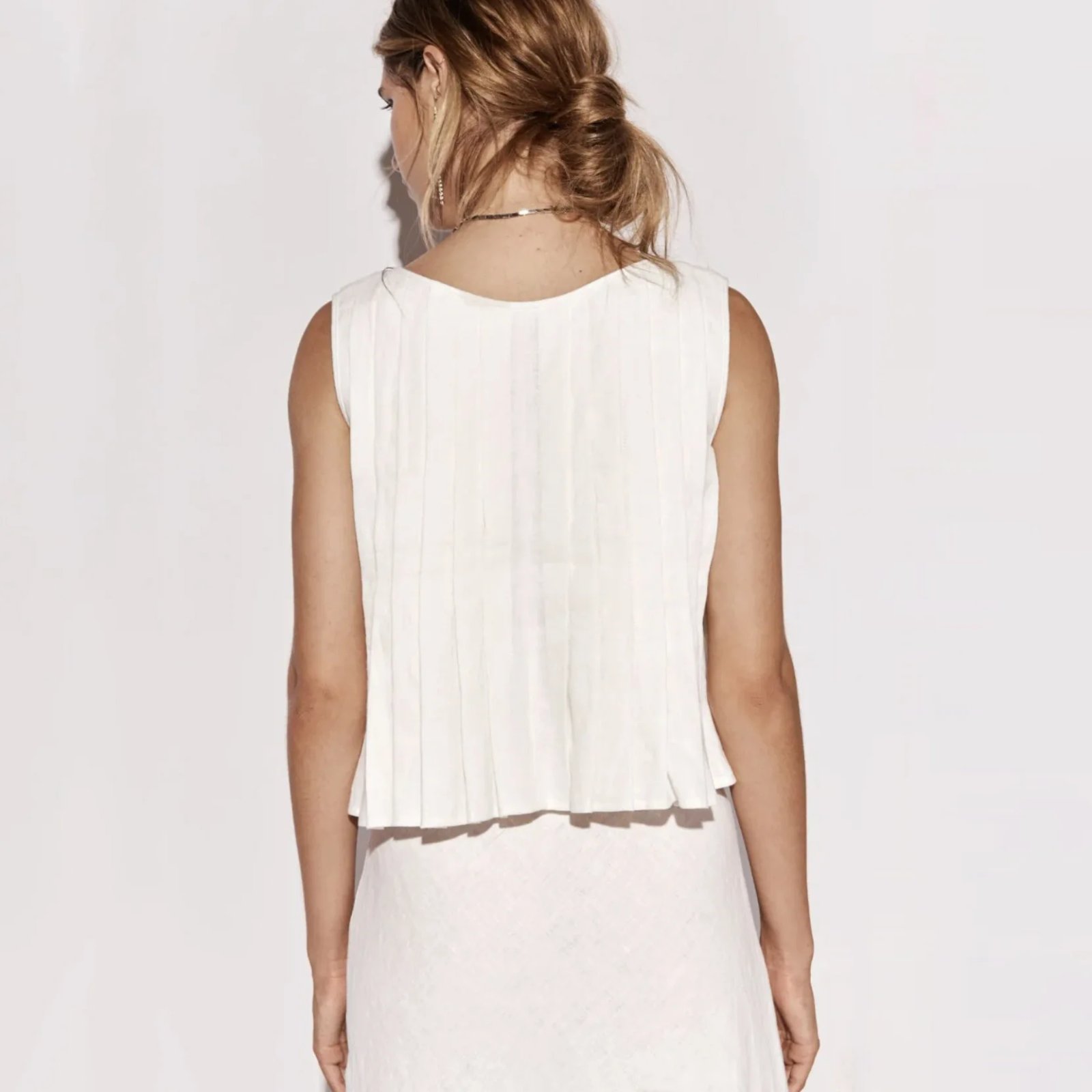 Chemises à lacets avec nœud pour femmes, chemisiers plissés sans manches en coton et lin, ajourés, décontractés, blancs, nouvelle collection été 2024