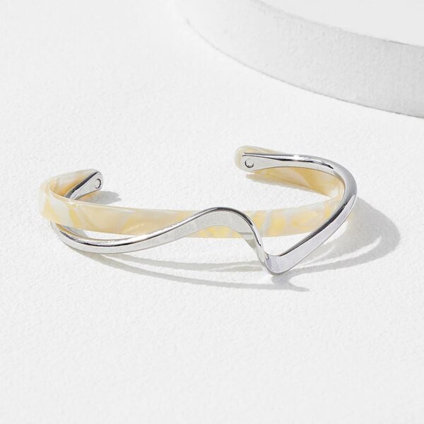 Bracelets de coquillages, métal courbé – Image 3