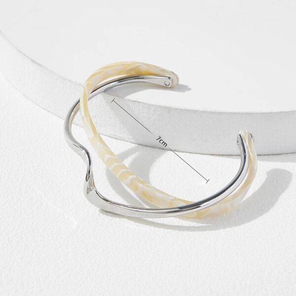 Bracelets de coquillages, métal courbé – Image 6