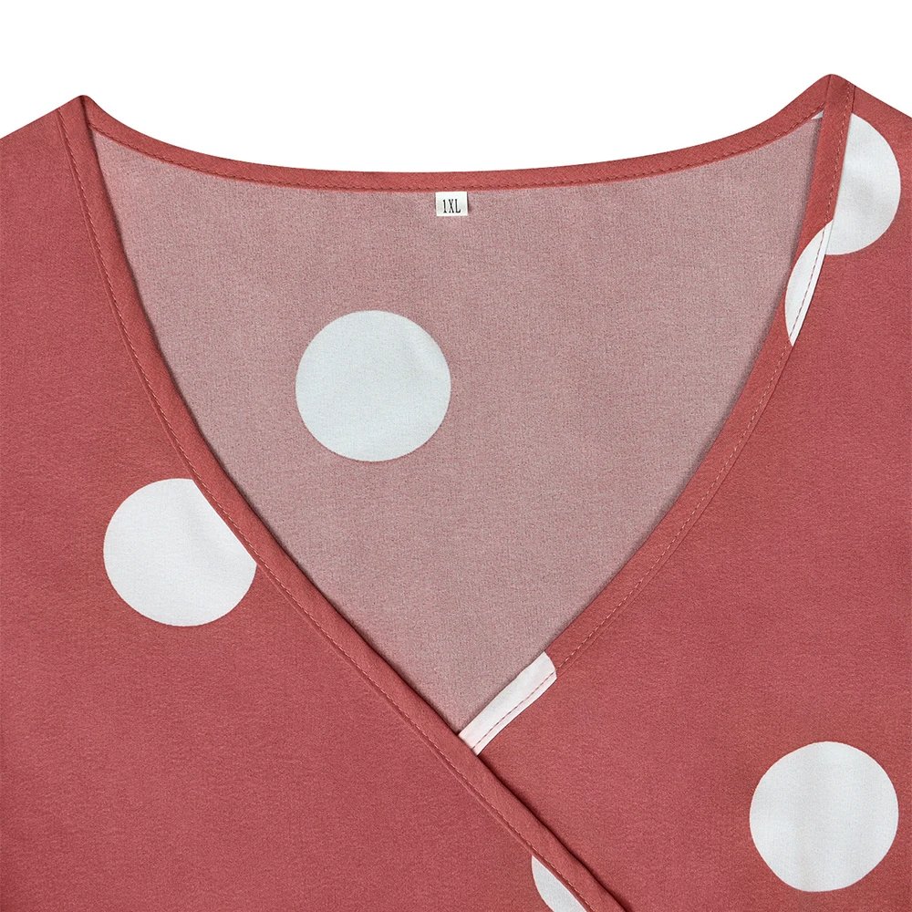 Robe élégante col en v à pois