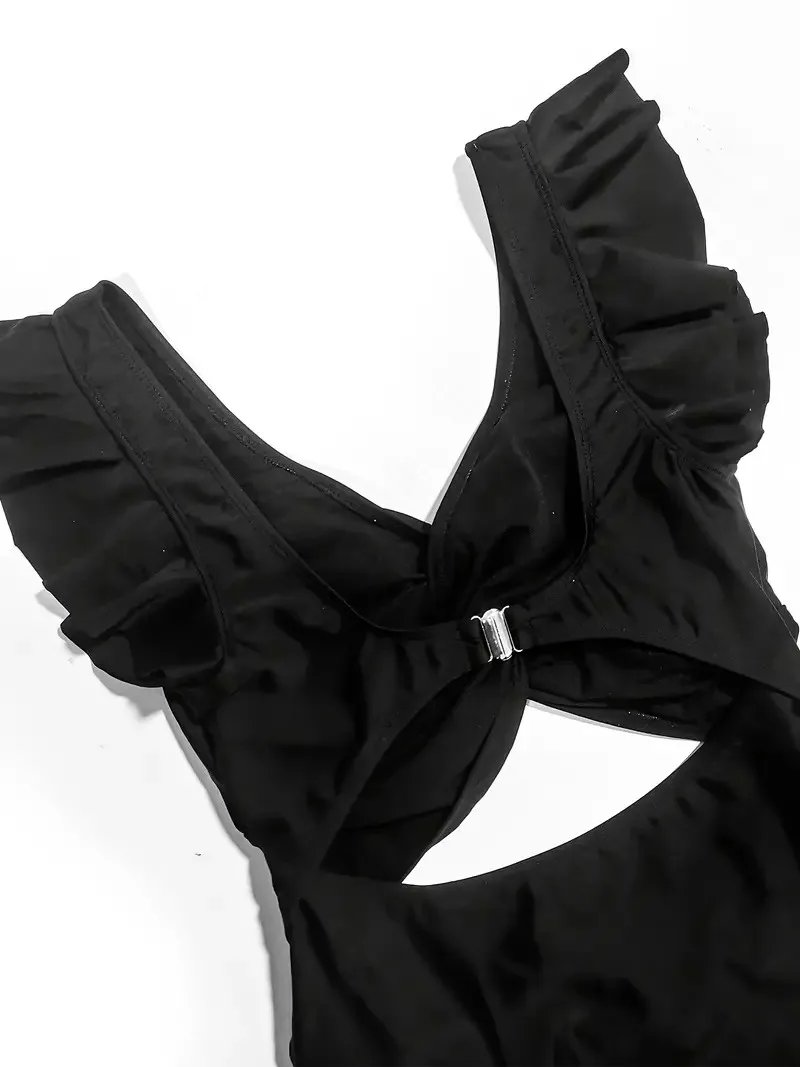 Maillot de bain une pièce décolleté en V