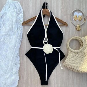 Maillot de bain une pièce fleuri