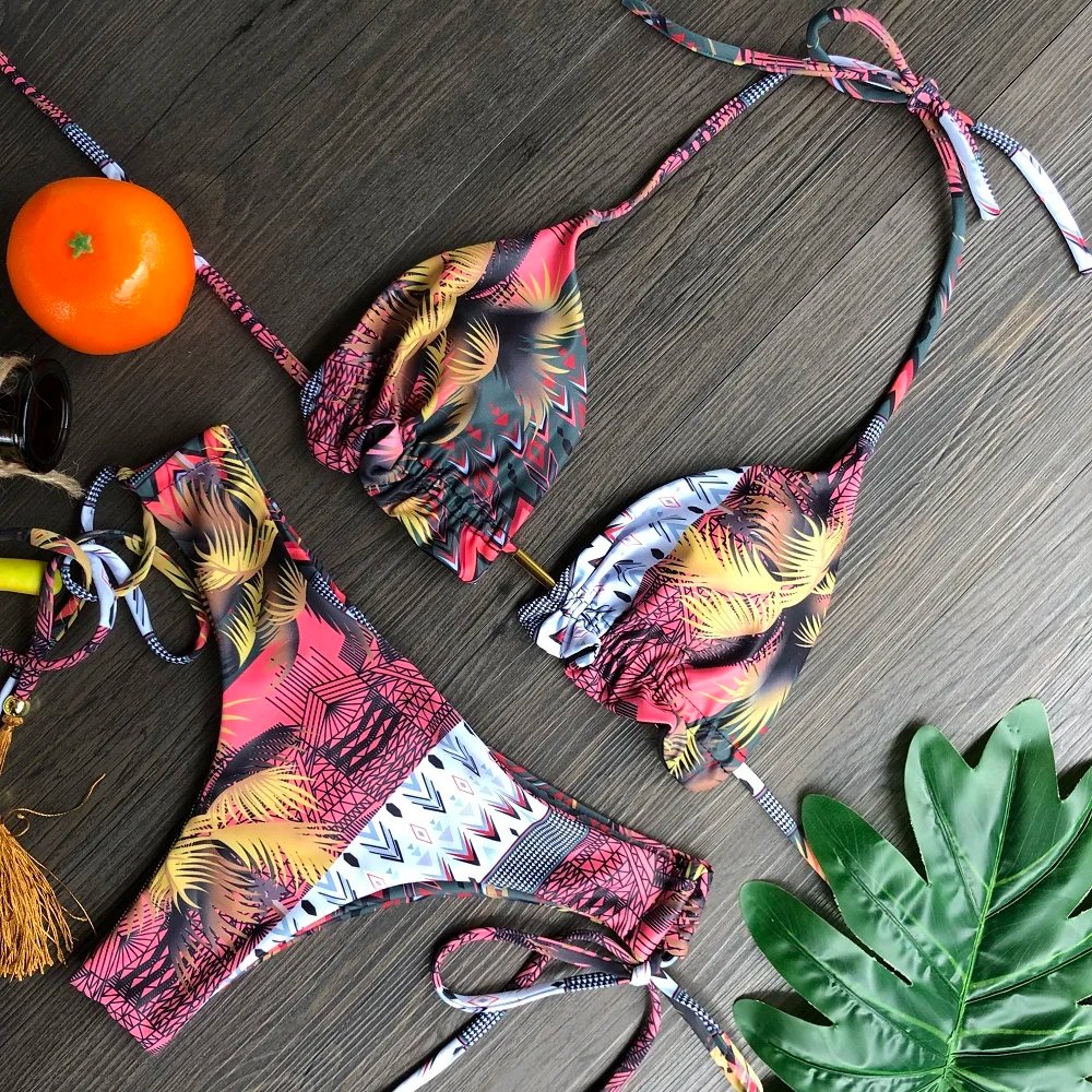 Maillots de bain échancré imprimé coloré