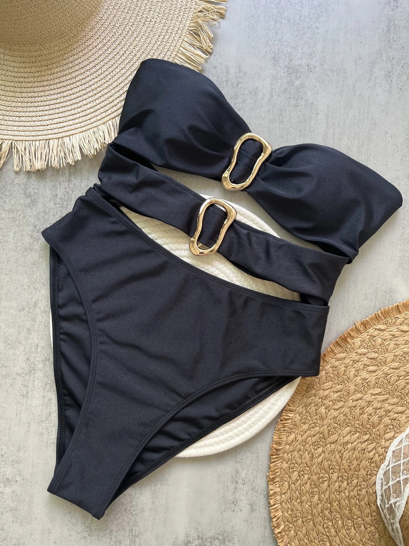 Maillot de bain une pièce avec anneaux
