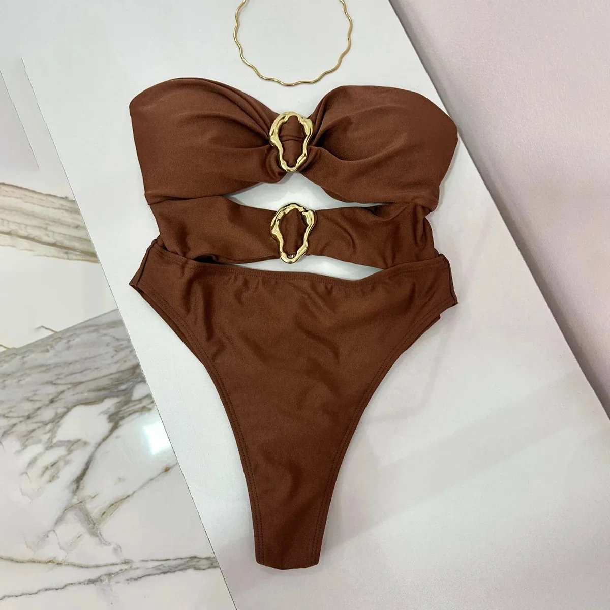 Maillot de bain une pièce avec anneaux