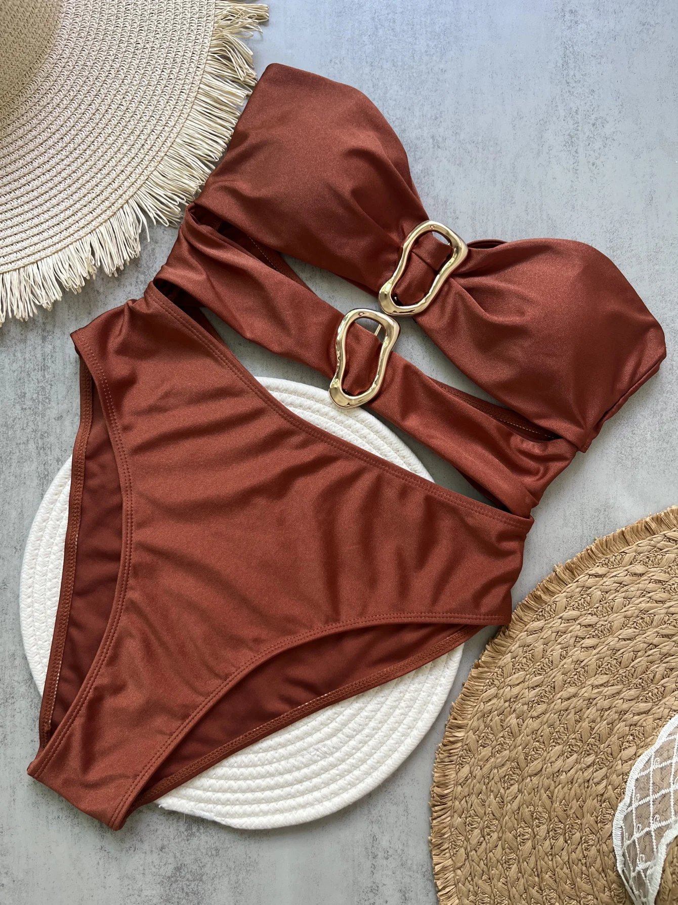 Maillot de bain une pièce avec anneaux
