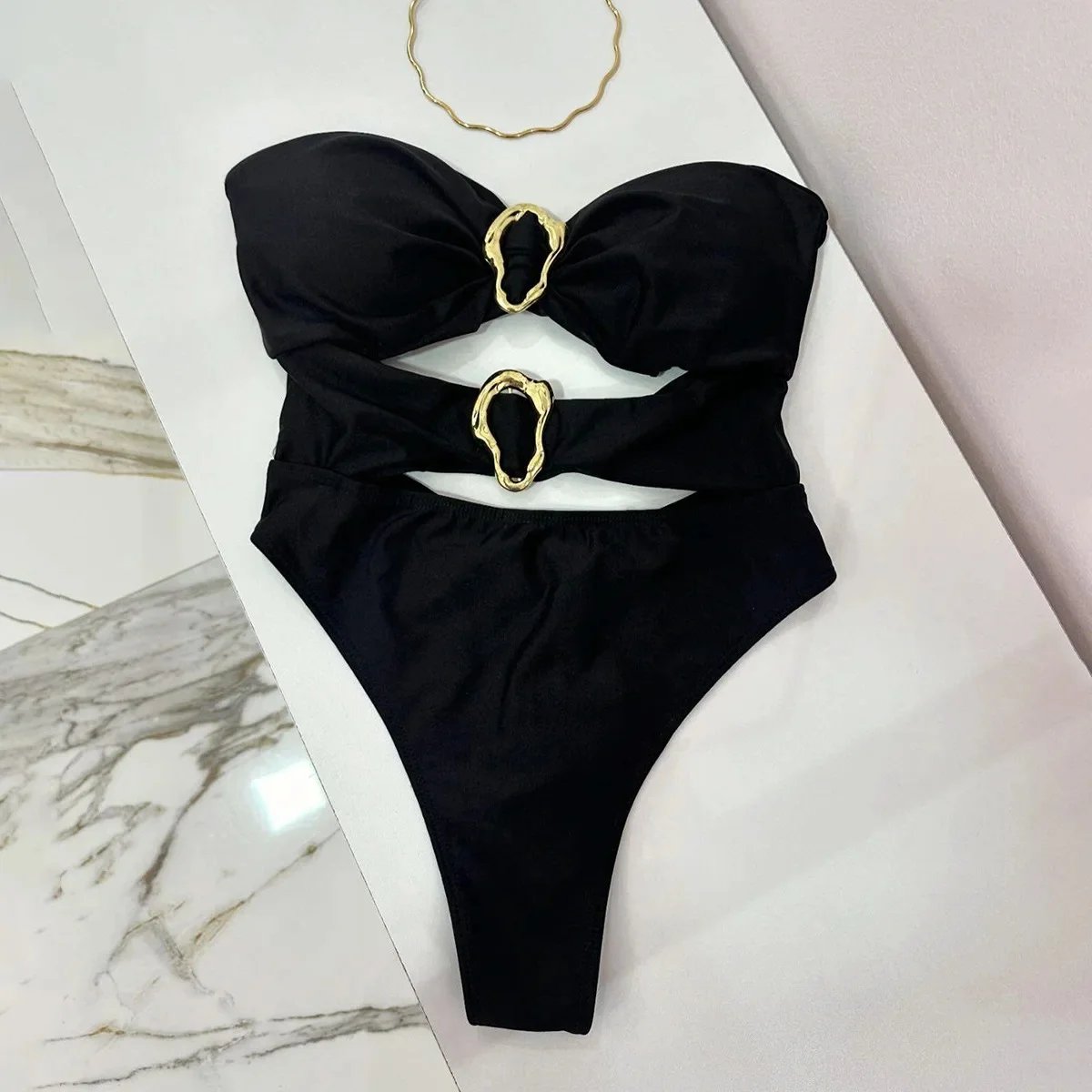 Maillot de bain une pièce avec anneaux