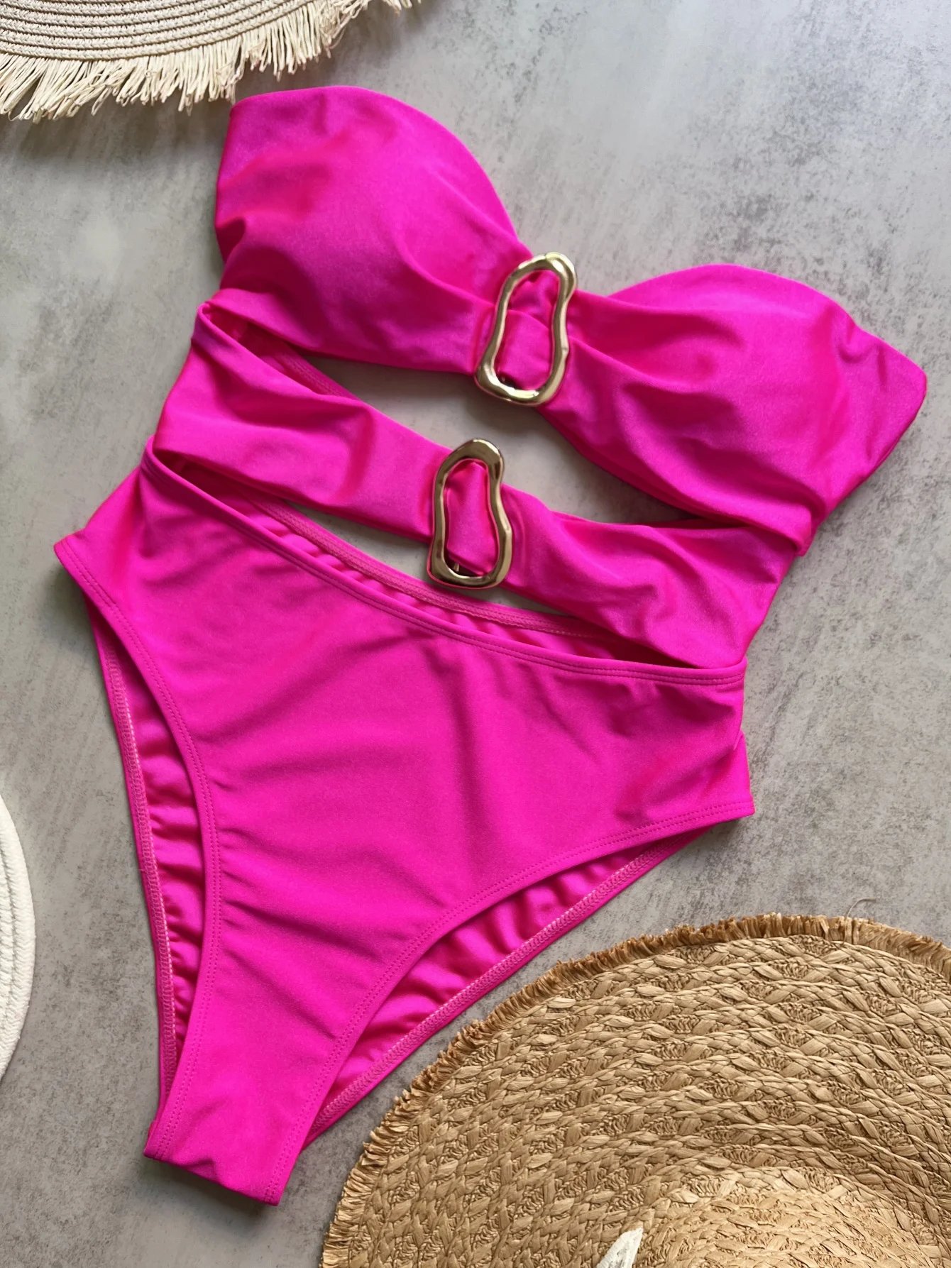 Maillot de bain une pièce avec anneaux