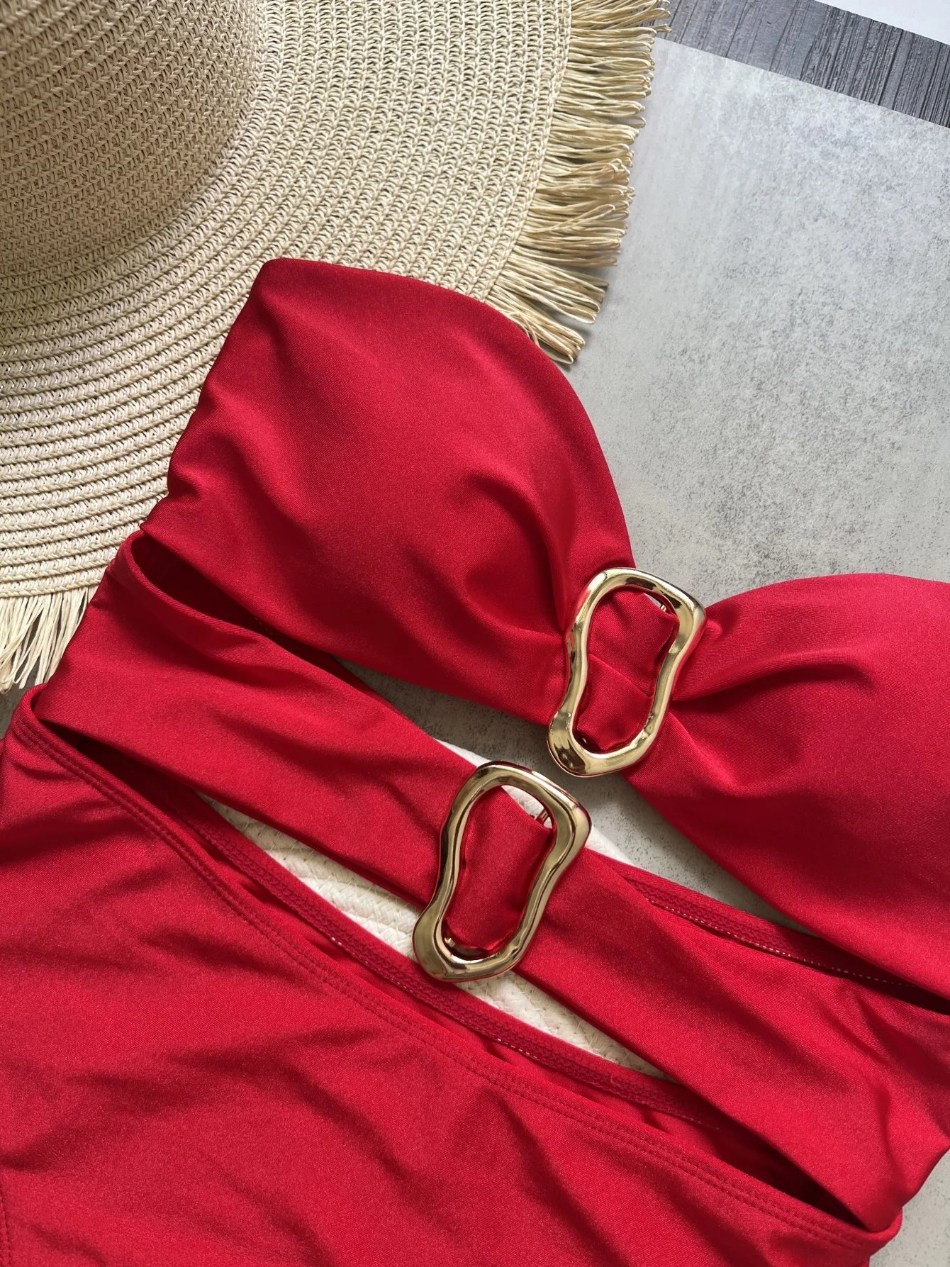 Maillot de bain une pièce avec anneaux