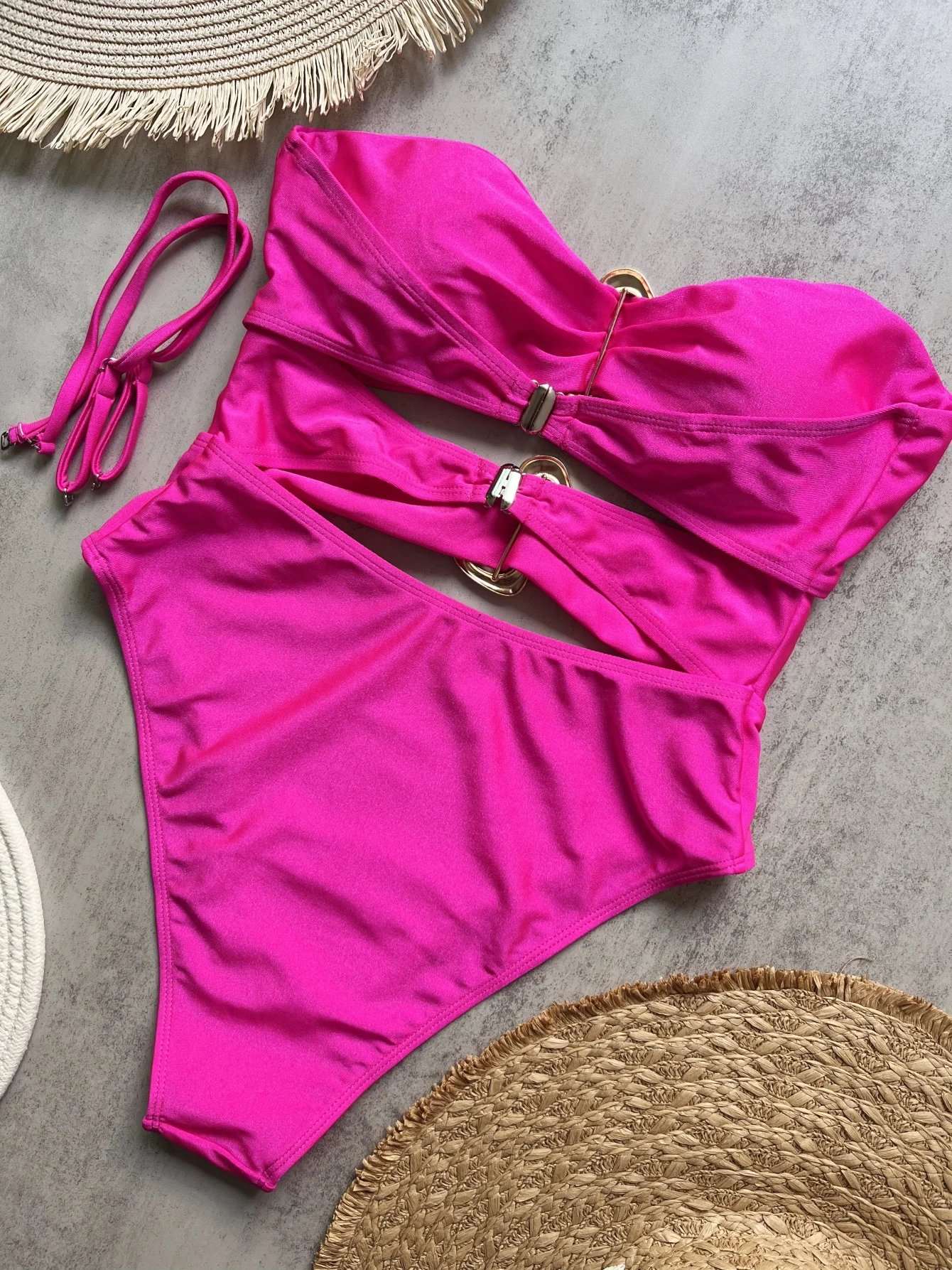 Maillot de bain une pièce avec anneaux