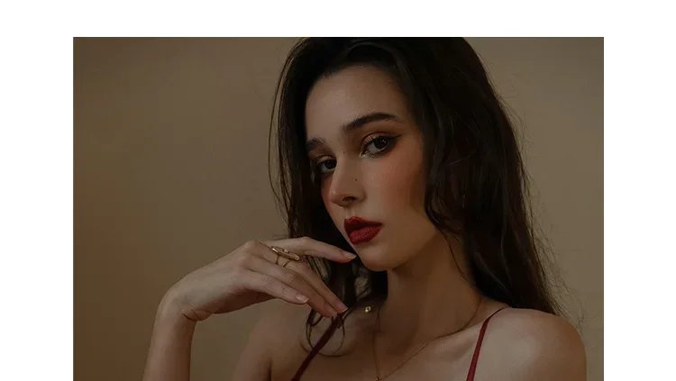 Lingerie en dentelle brodée sans armatures