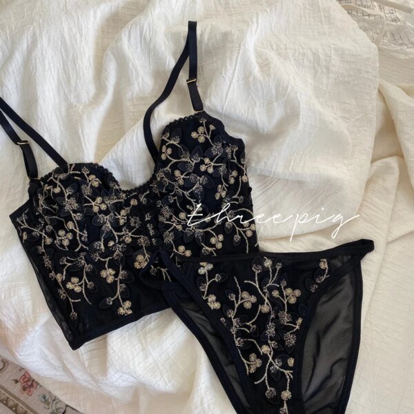 Ensemble en dentelle – Image 6