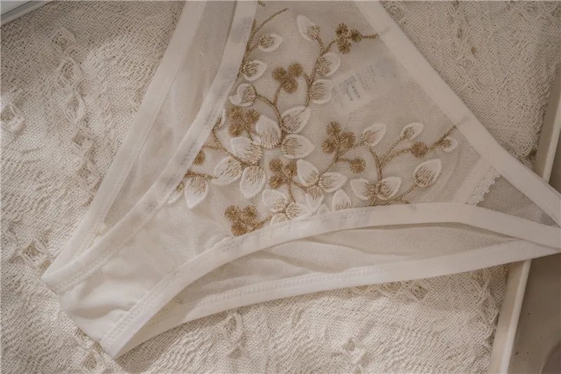 Ensemble en dentelle Ensemble en dentelle