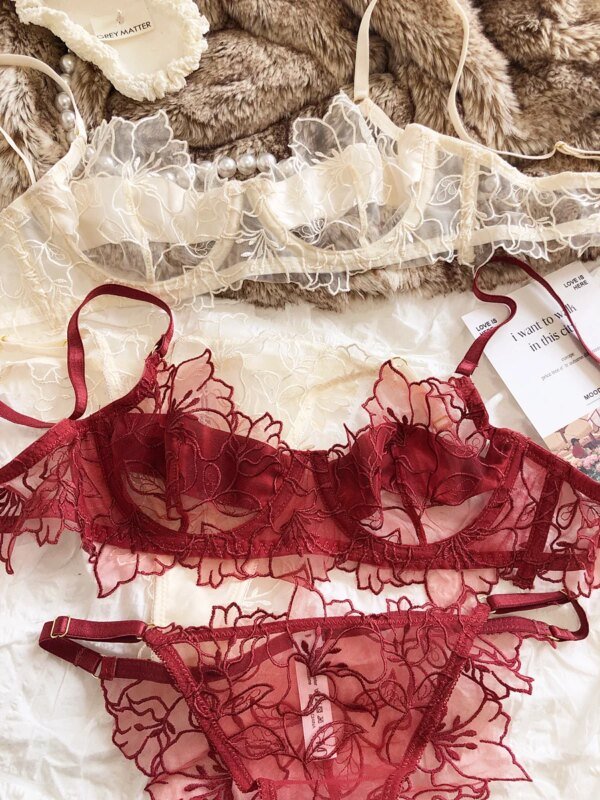 Ensemble de sous-vêtements en dentelle brodée de fleurs – Image 4