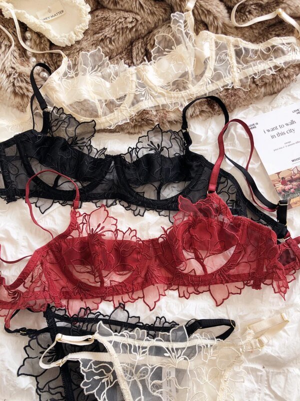 Ensemble de sous-vêtements en dentelle brodée de fleurs – Image 2