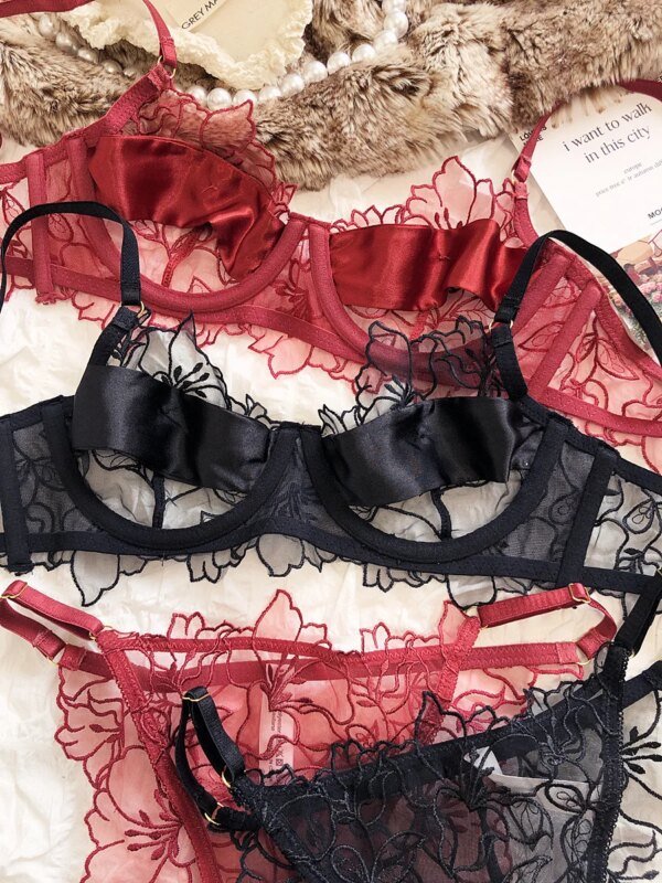 Ensemble de sous-vêtements en dentelle brodée de fleurs – Image 3
