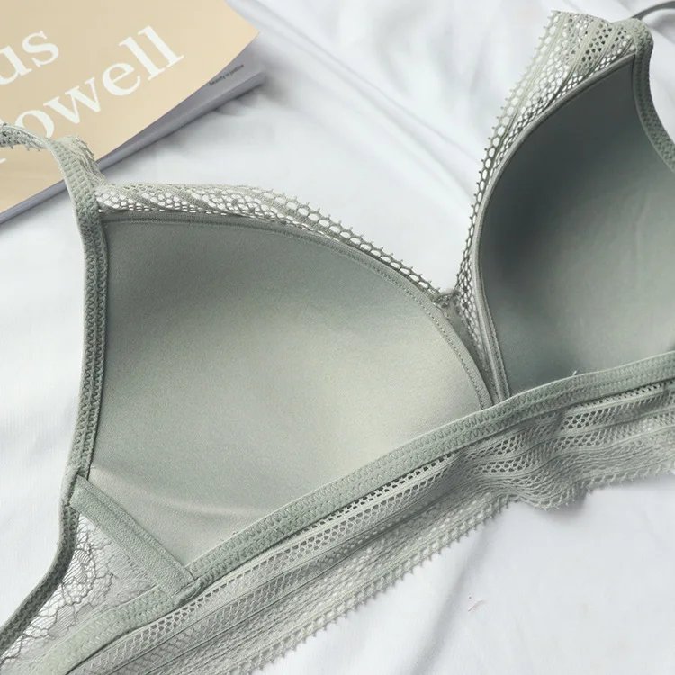 Sous-vêtements en dentelle et coton