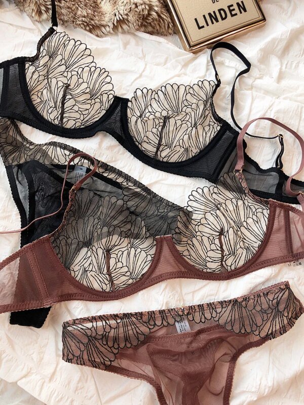 Ensemble en dentelle ultra fine