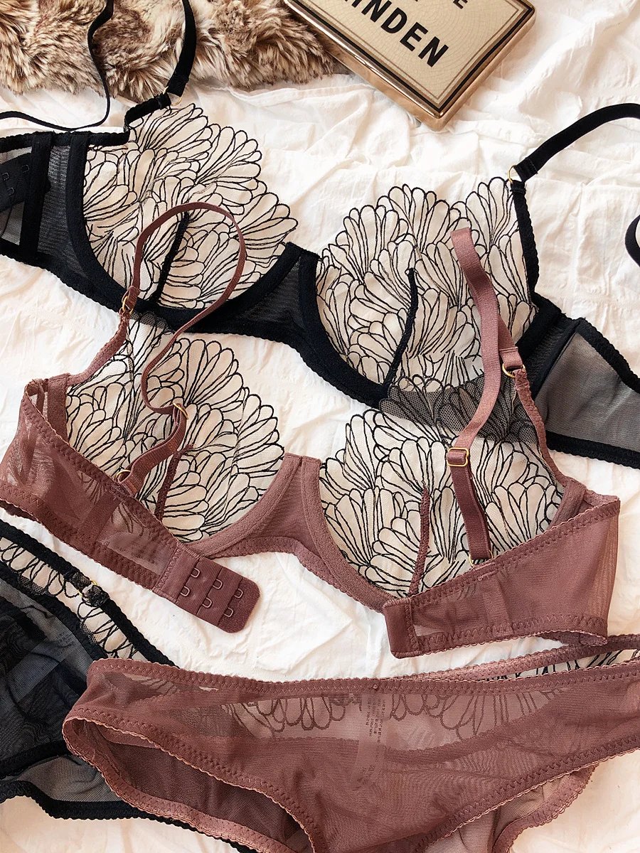 Ensemble en dentelle ultra fine
