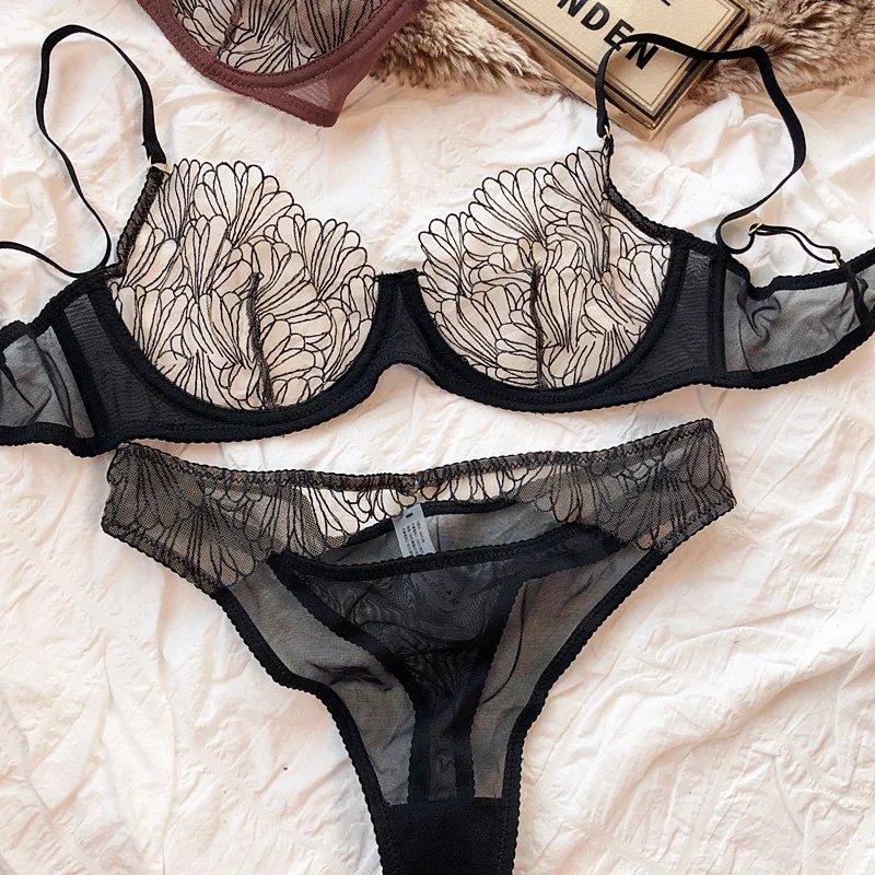 Ensemble en dentelle ultra fine