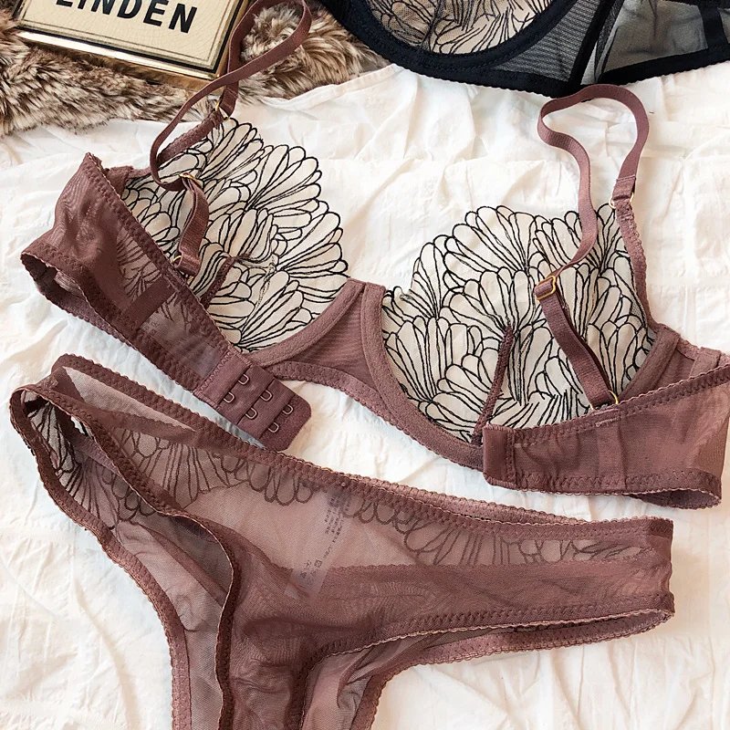 Ensemble en dentelle ultra fine