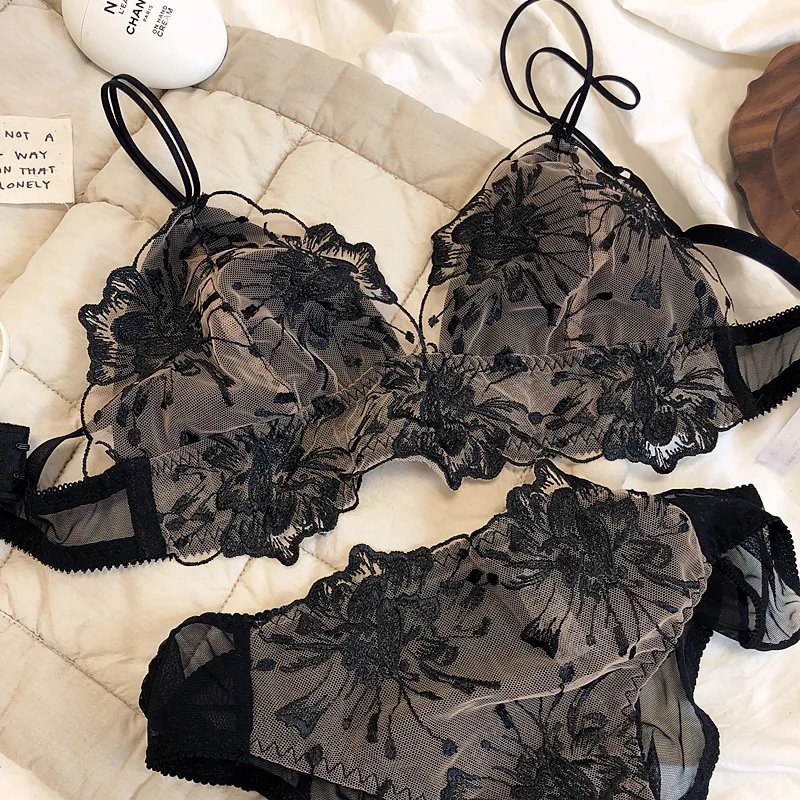 Ensemble de soutien-gorge brodé de fleurs en dentelle Ultra fin