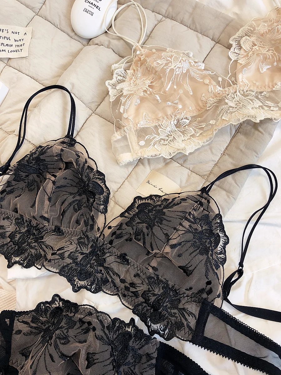 Ensemble de soutien-gorge brodé de fleurs en dentelle Ultra fin