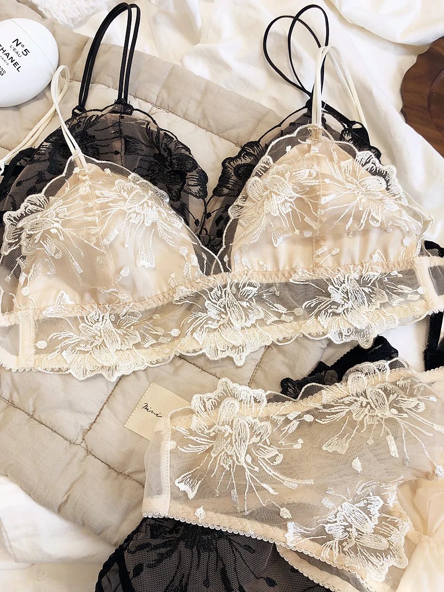 Ensemble de soutien-gorge brodé de fleurs en dentelle Ultra fin