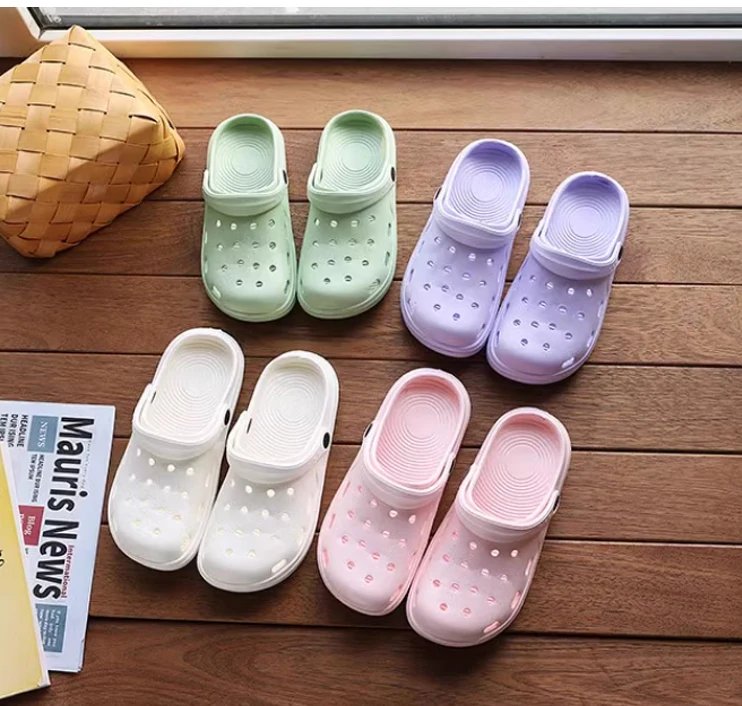Crocs couleur pâle Crocs couleur pâle