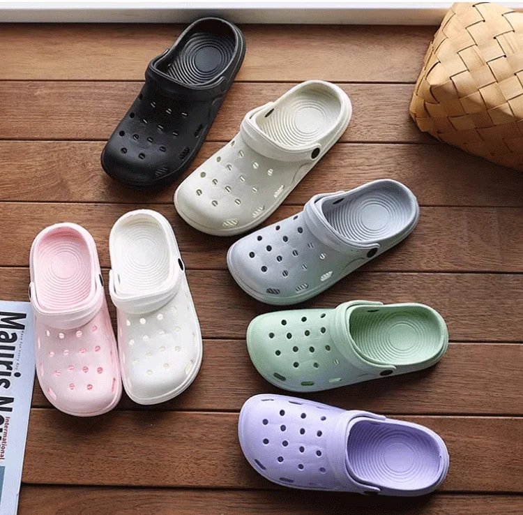 Crocs couleur pâle Crocs couleur pâle