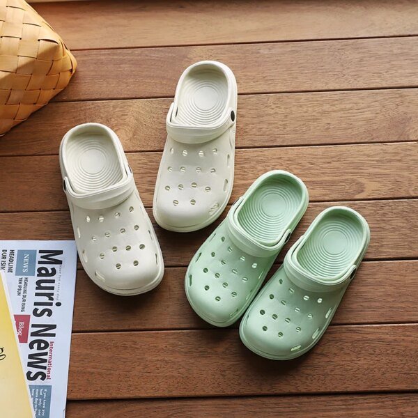 Crocs couleur pâle – Image 3