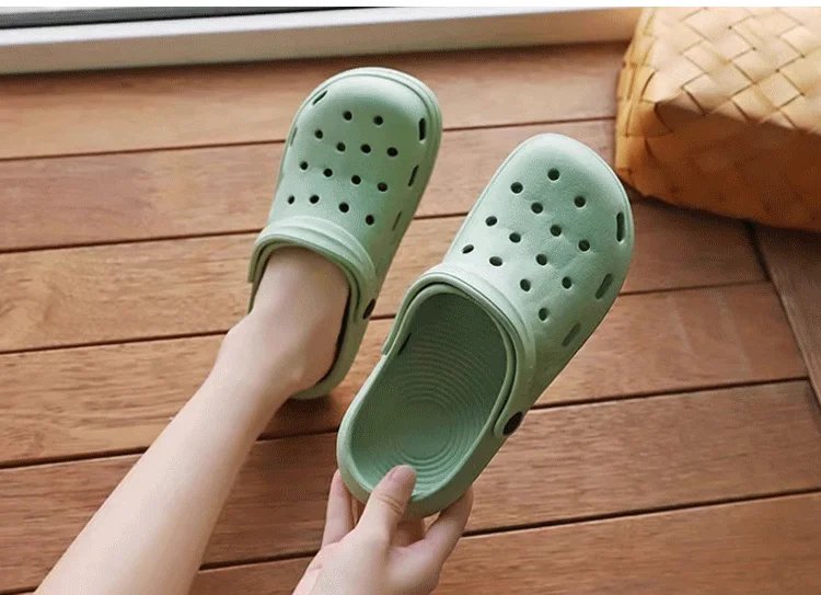 Crocs couleur pâle Crocs couleur pâle