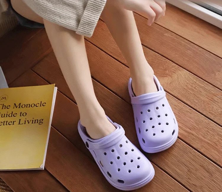 Crocs couleur pâle Crocs couleur pâle