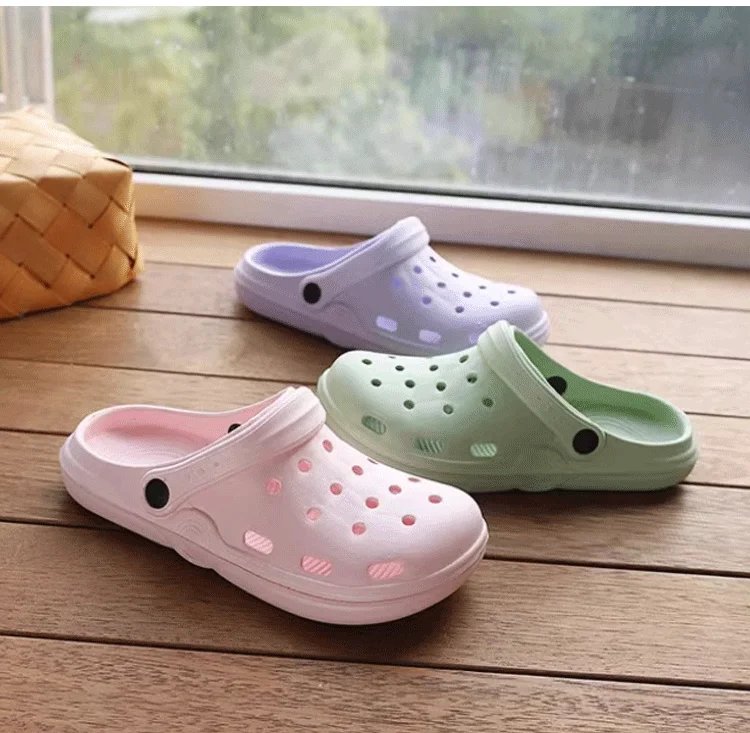 Crocs couleur pâle Crocs couleur pâle