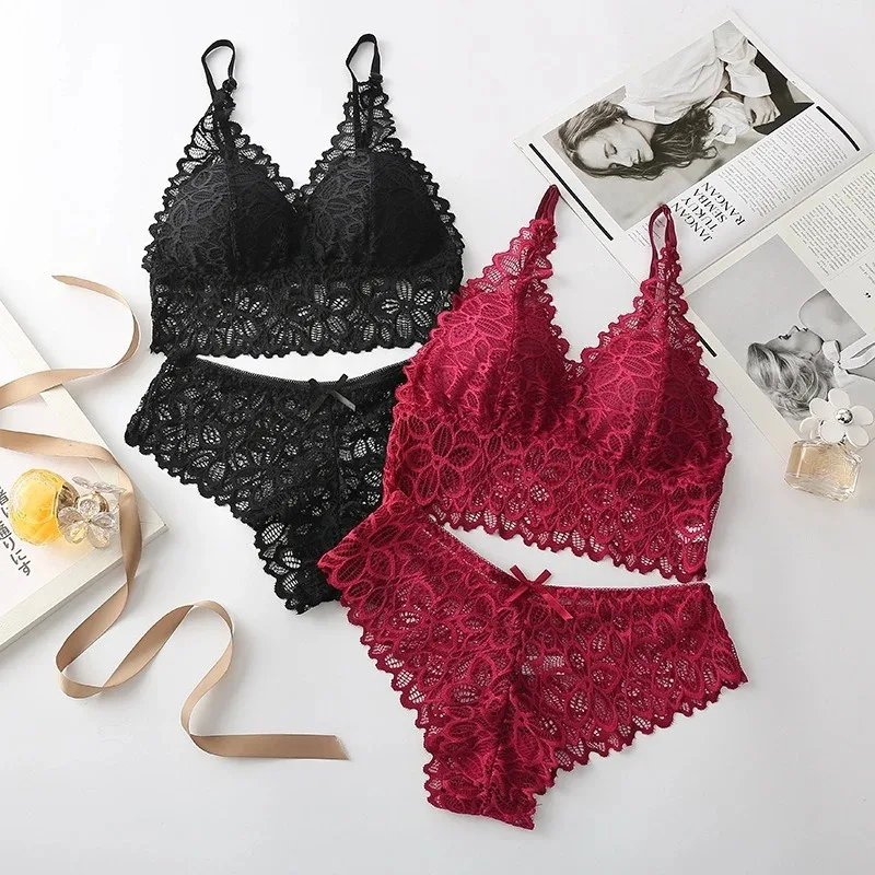 Ensemble de sous-vêtements en dentelle brodée